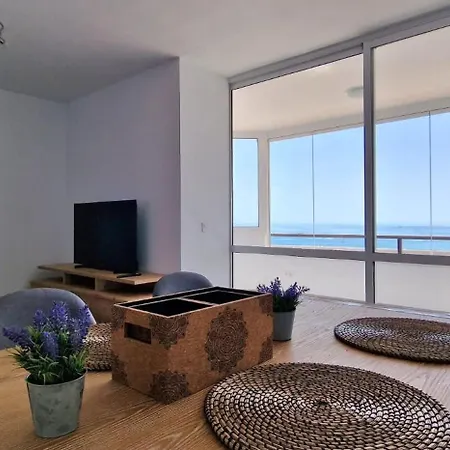 Palmeras - Seafront For 6 With Glazed Terrace And Marina Views Appartement